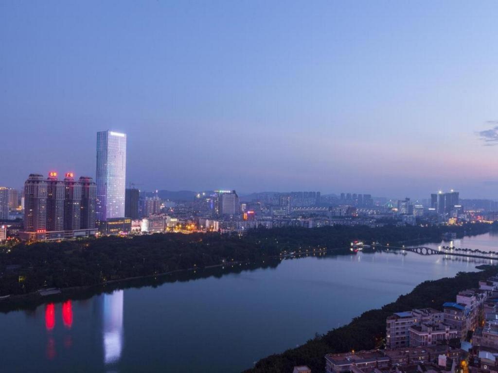 Ming Du Lakeside Hotel Nanning Dış mekan fotoğraf