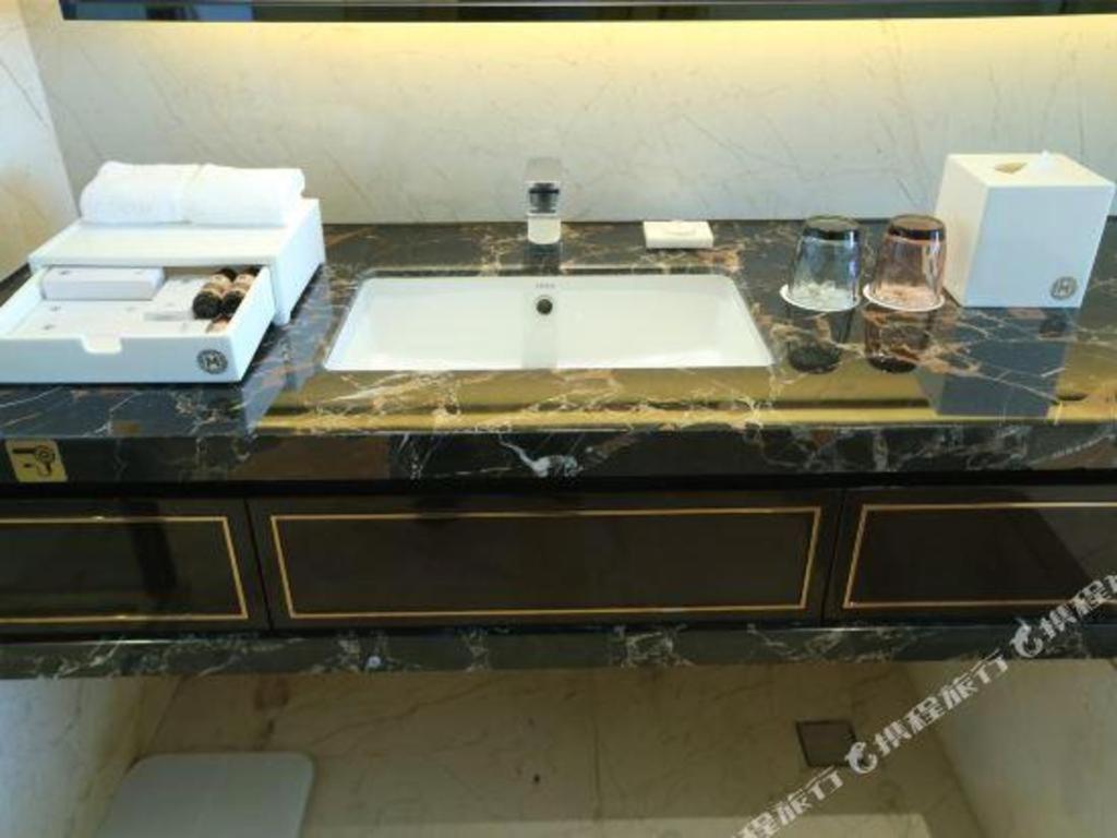 Ming Du Lakeside Hotel Nanning Dış mekan fotoğraf