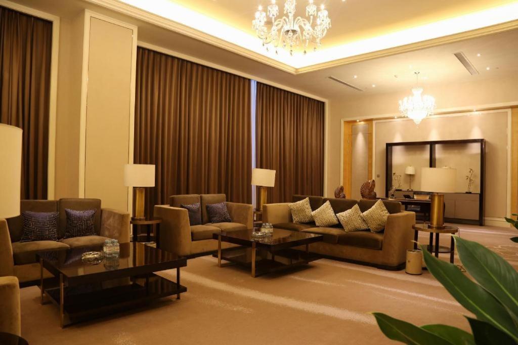 Ming Du Lakeside Hotel Nanning Dış mekan fotoğraf